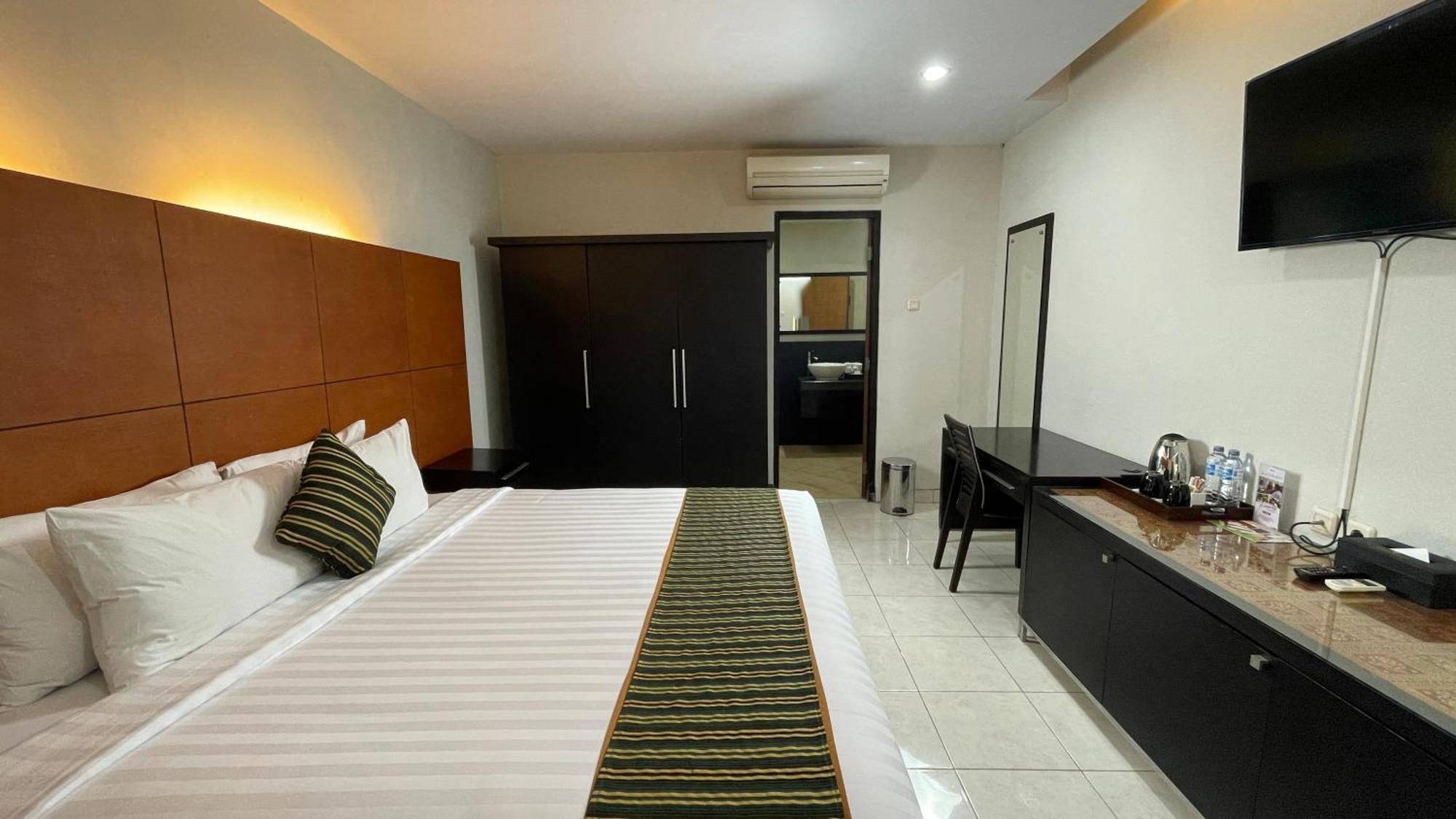 Lpp Convention Hotel Demangan Pakualaman Exterior foto